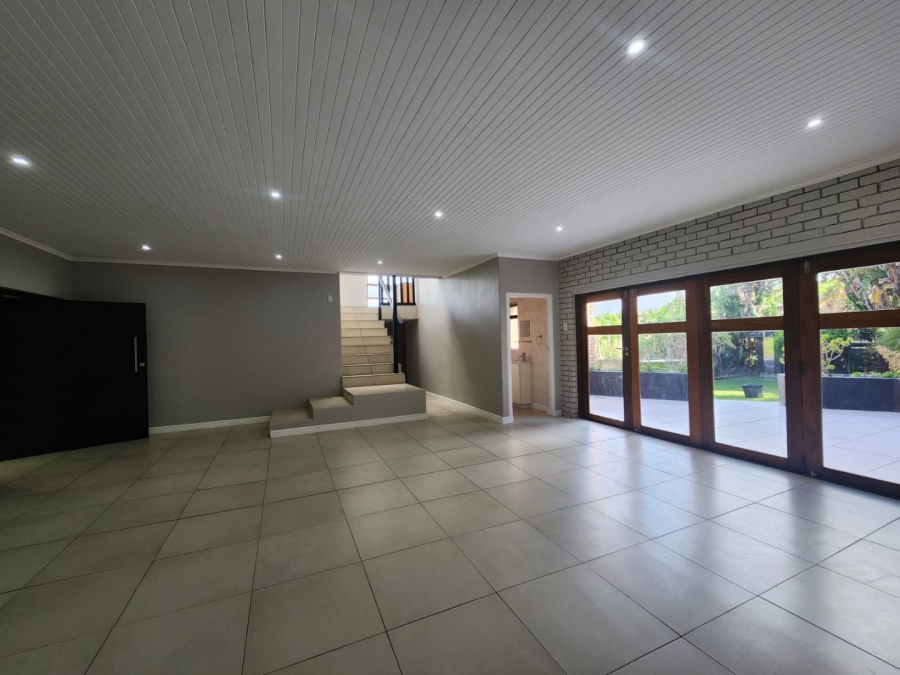 5 Bedroom Property for Sale in Loerie Park Western Cape